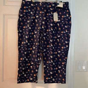 St. John's Bay Floral Capris